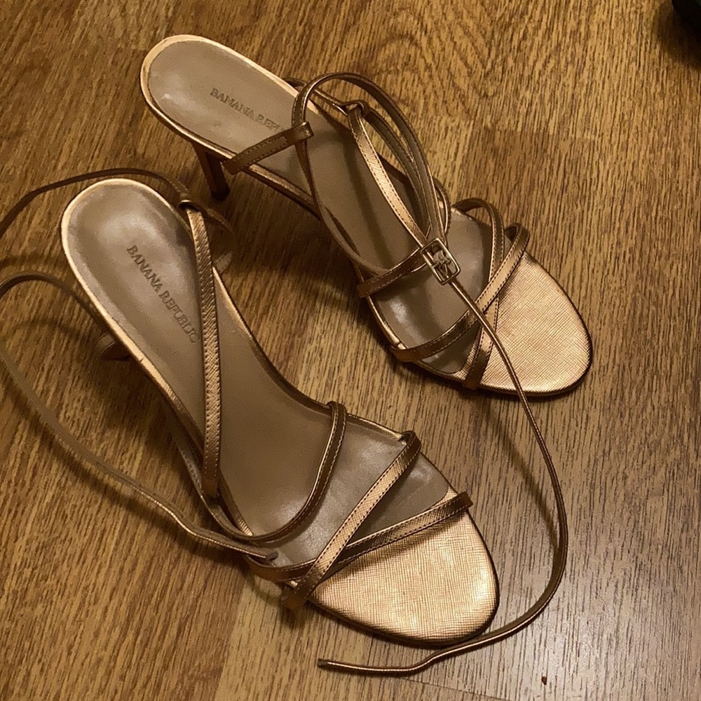 Banana republic size 9 champagne color cute sandals cute! - Picture 8 of 8